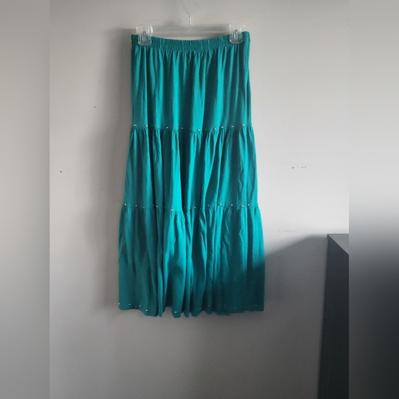 GREEN long skirt - Picture 2 of 3